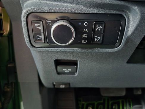 Used 2024 Ford Bronco Badlands image 16