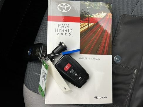 Used 2020 Toyota RAV4 XLE w/ Convenience Package AWD/4WD image 31