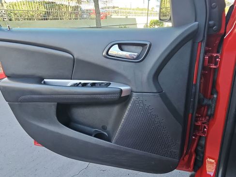 Used 2017 Dodge Journey SXT w/ Blacktop Package image 26