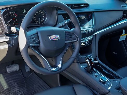 New 2025 Cadillac XT6 Luxury w/ LPO, Floor Liner Package image 9