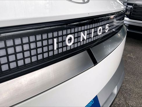 Certified 2025 Hyundai Ioniq 5 Limited RWD image 9