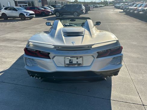 Used 2021 Chevrolet Corvette Stingray Premium Conv w/ Z51 Performance Package image 7