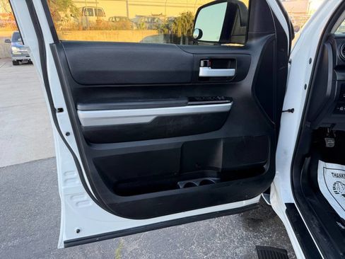Used 2017 Toyota Tundra SR5 image 24