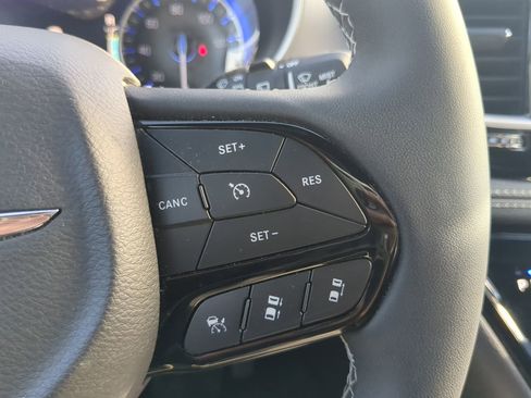 Used 2023 Chrysler Pacifica Touring-L w/ S Appearance Package image 21