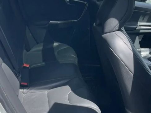 Used 2014 Volvo XC60 T6 AWD/4WD image 12