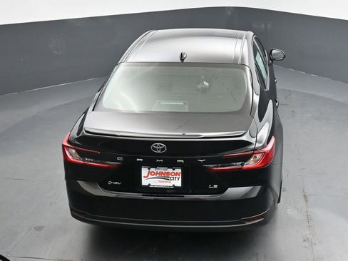 Used 2025 Toyota Camry LE image 27