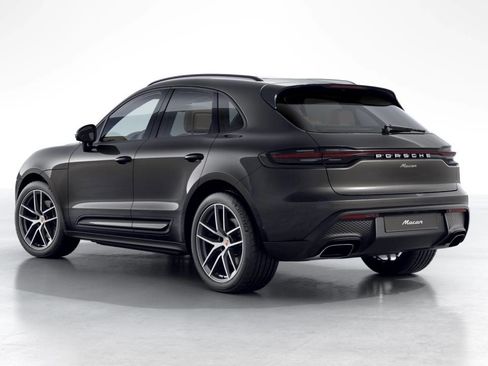 New 2026 Porsche Macan Base image 3