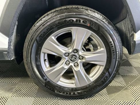 Certified 2025 Toyota RAV4 XLE FWD image 28
