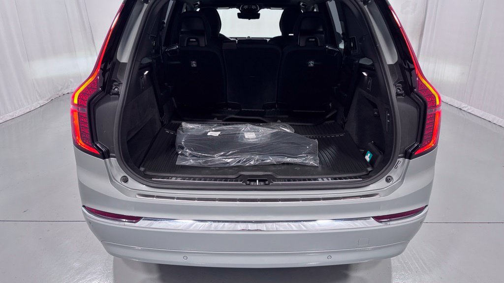 Certified 2025 Volvo XC90 B6 Ultra AWD/4WD image 28
