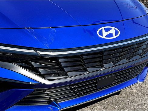 Used 2025 Hyundai Elantra SEL image 33