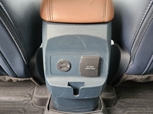 Used 2022 Ford Maverick Lariat w/ Lariat Luxury Package FWD image 11