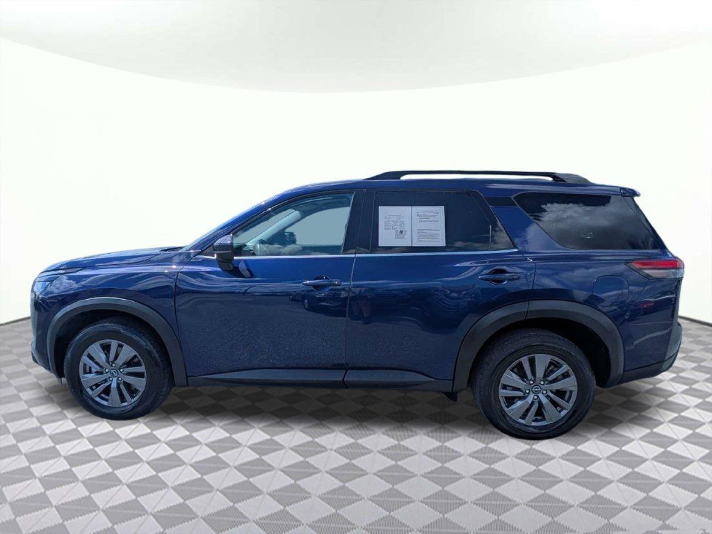 Used 2025 Nissan Pathfinder SV AWD/4WD image 6