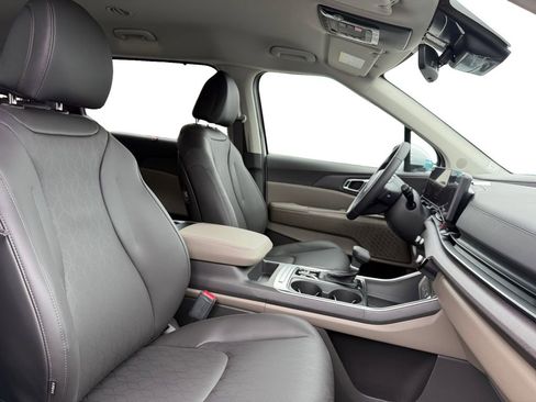 New 2026 Kia Carnival EX image 15