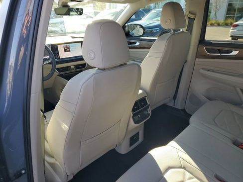 New 2026 Volkswagen Atlas SE image 10