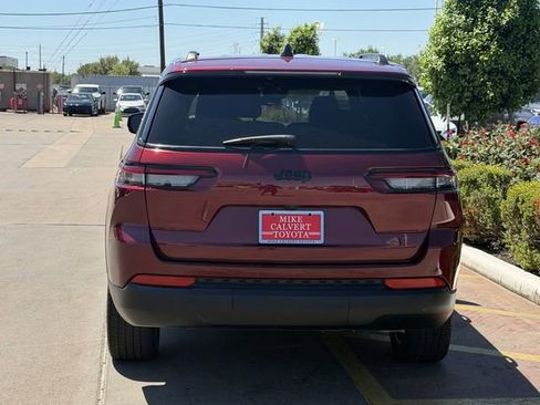 Used 2024 Jeep Grand Cherokee L Altitude image 6