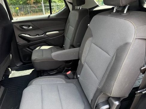 Used 2020 Chevrolet Traverse LT FWD image 14