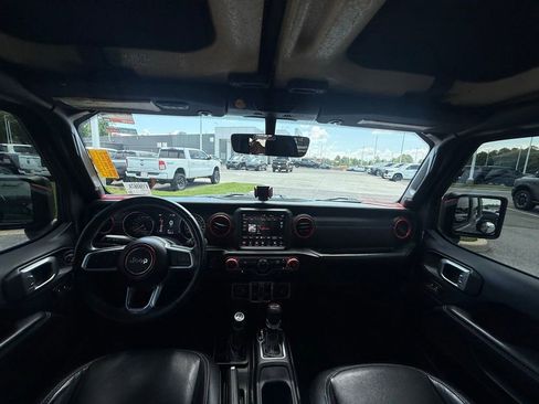 Used 2019 Jeep Wrangler Unlimited Sahara w/ Quick Order Package 24M Moab AWD/4WD image 7