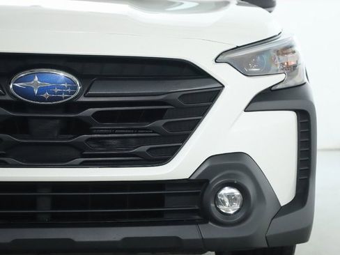 Used 2023 Subaru Outback Premium image 7