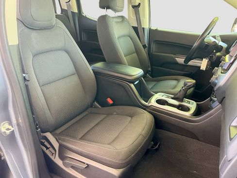 Used 2022 Chevrolet Colorado LT w/ LT Convenience Package AWD/4WD image 27