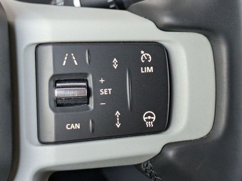 Used 2020 Land Rover Defender 110 HSE image 17