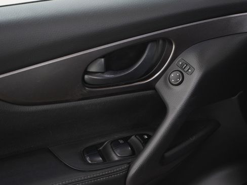 Used 2019 Nissan Rogue Sport S image 21