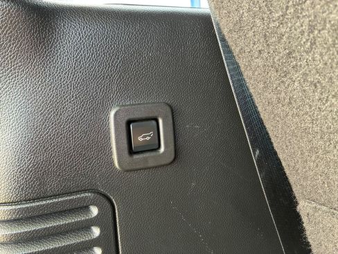 Used 2017 Ford Expedition Platinum RWD image 40