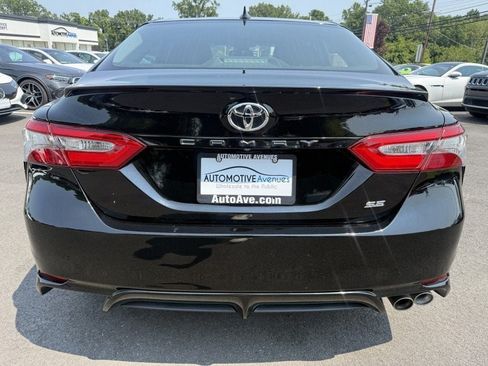 Used 2019 Toyota Camry SE w/ Convenience Package FWD image 5