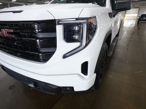 Used 2023 GMC Sierra 1500 Elevation w/ Preferred Package AWD/4WD image 22