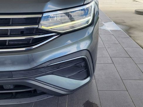Used 2022 Volkswagen Tiguan SE FWD image 1