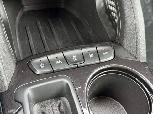 Used 2025 Chevrolet TrailBlazer LT AWD/4WD image 26