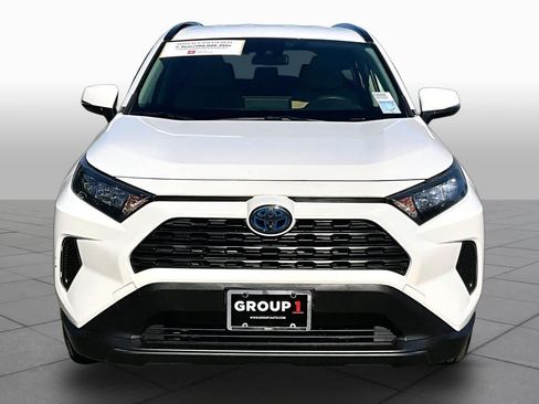 Used 2019 Toyota RAV4 LE w/ Carpet Mat Package AWD/4WD image 4