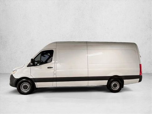 Used 2025 Mercedes-Benz Sprinter 2500 image 9