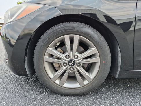 Used 2018 Hyundai Elantra Value Edition FWD image 32