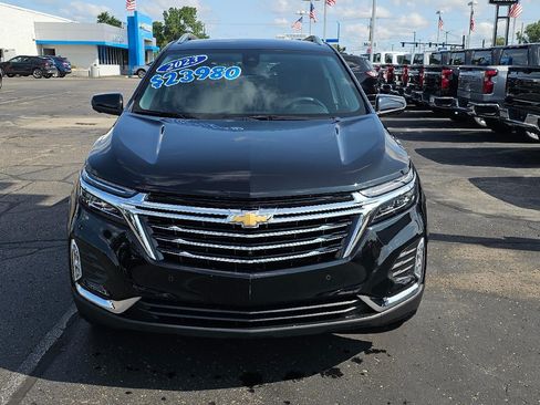 Used 2023 Chevrolet Equinox Premier FWD image 2