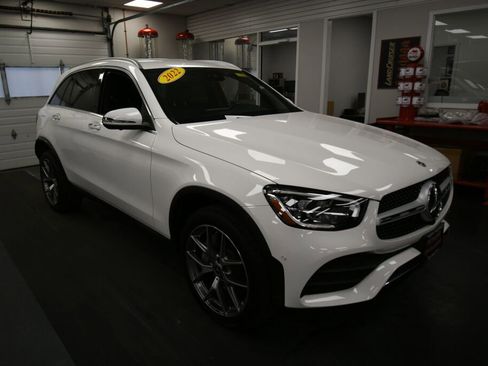 Used 2022 Mercedes-Benz GLC 300 4MATIC image 2