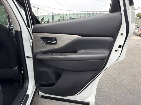 Used 2017 Nissan Murano S AWD/4WD image 18