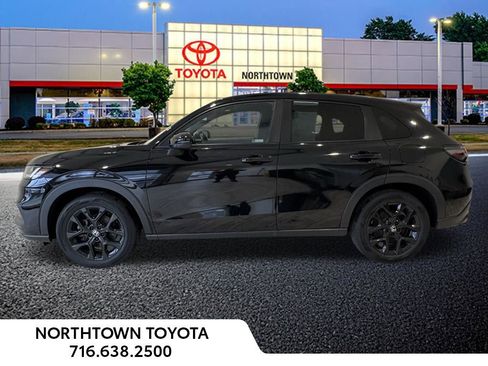 Used 2023 Honda HR-V Sport image 2