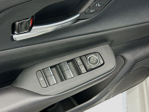 Used 2024 Toyota Prius Prime Premium image 15