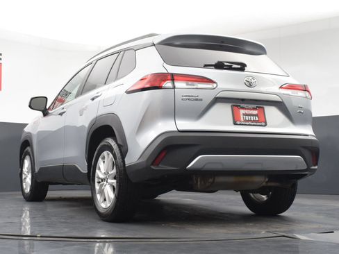 Used 2022 Toyota Corolla Cross LE AWD/4WD image 26