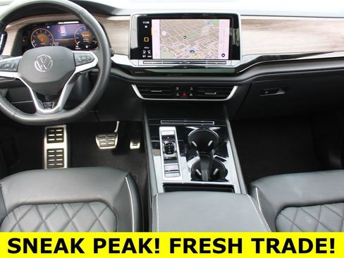 Certified 2025 Volkswagen Atlas SEL Premium R-Line image 22