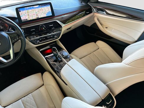 Certified 2023 BMW 540i w/ Premium Package image 25