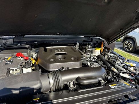Used 2024 Jeep Wrangler Unlimited AWD/4WD image 13