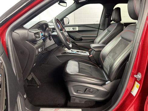 Used 2022 Ford Explorer ST-Line w/ Class IV Trailer Tow Package image 5