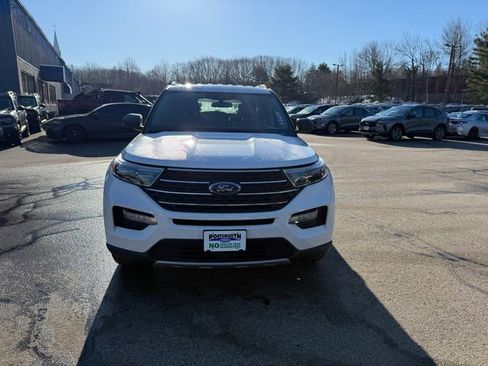 Used 2022 Ford Explorer XLT w/ Equipment Group 202A image 8