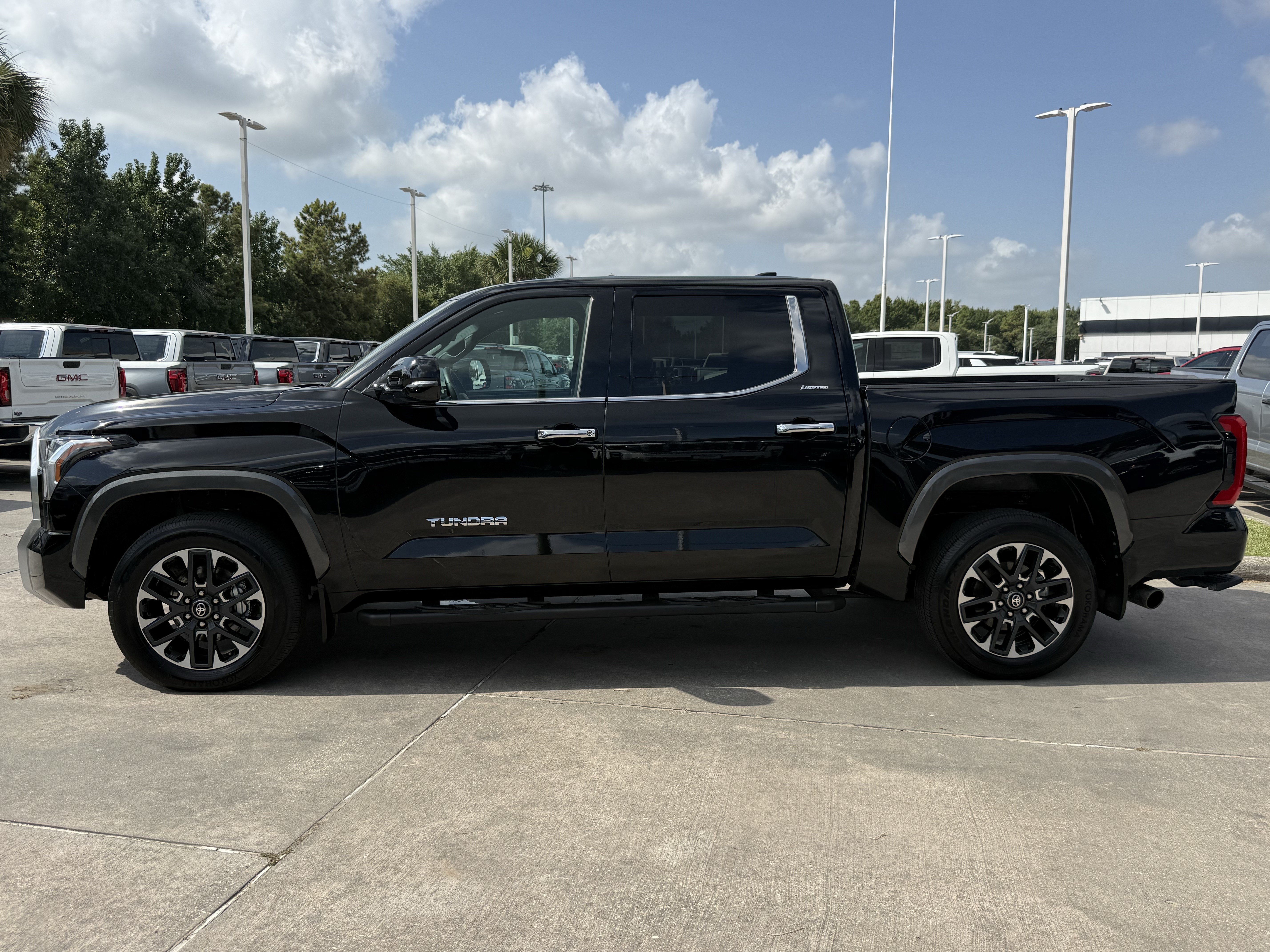 Used 2026 Toyota Tundra Limited w/ Power Package AWD/4WD image 8