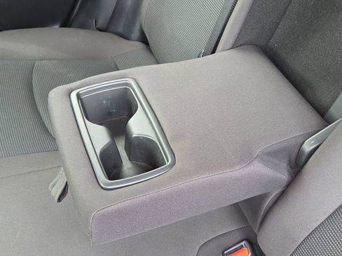 Used 2022 Toyota RAV4 LE FWD image 41