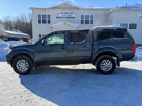 Used 2014 Nissan Frontier SV image 1