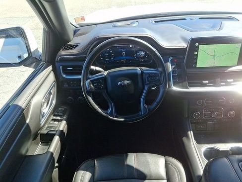 Certified 2022 Chevrolet Suburban RST w/ Luxury Package AWD/4WD image 12