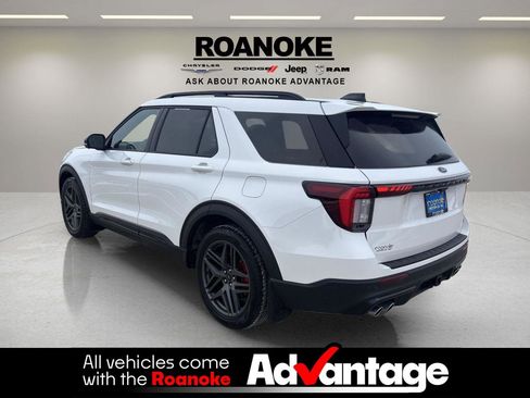 Used 2025 Ford Explorer ST w/ Sun And Sound Package image 9