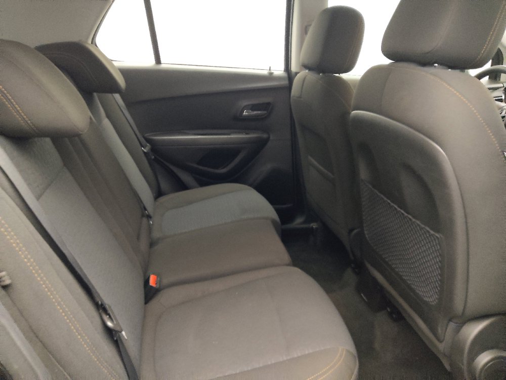Used 2020 Chevrolet Trax LS w/ LPO, Cargo Package FWD image 19